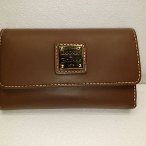 Dooney & Bourke wallet